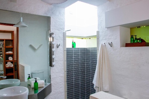 Bougainvillea Retreat image 37